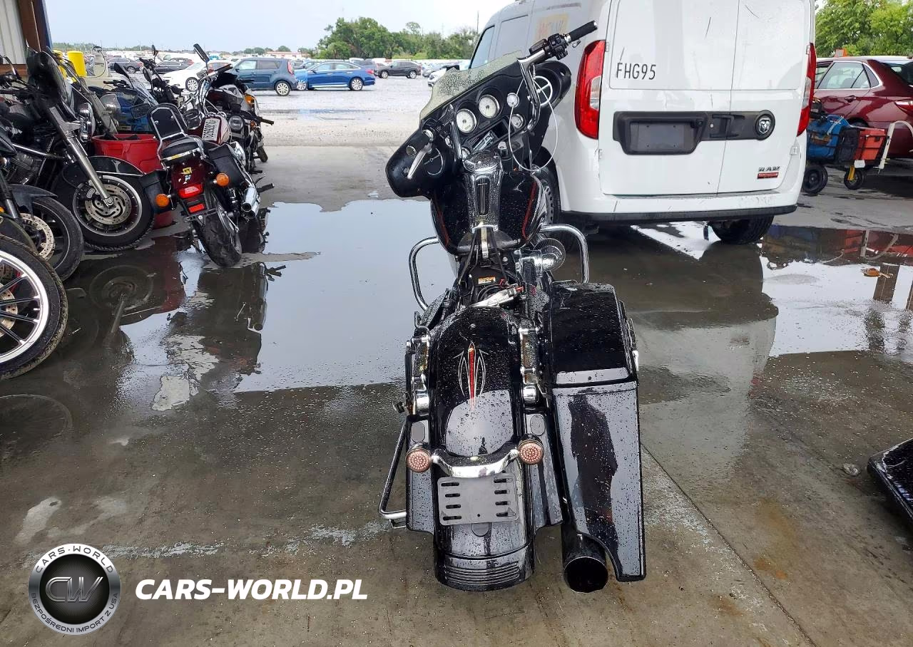 2010 Harley-Davidson Flhx VIN:1HD1KB414AB622375 - 4