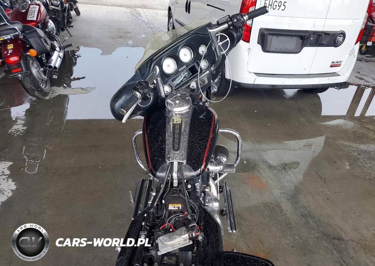 2010 Harley-Davidson Flhx VIN:1HD1KB414AB622375 - 6