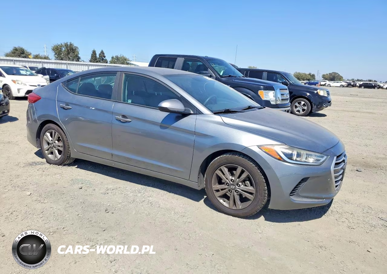 2017 Hyundai Elantra Se VIN:KMHD84LF7HU063002 - 4