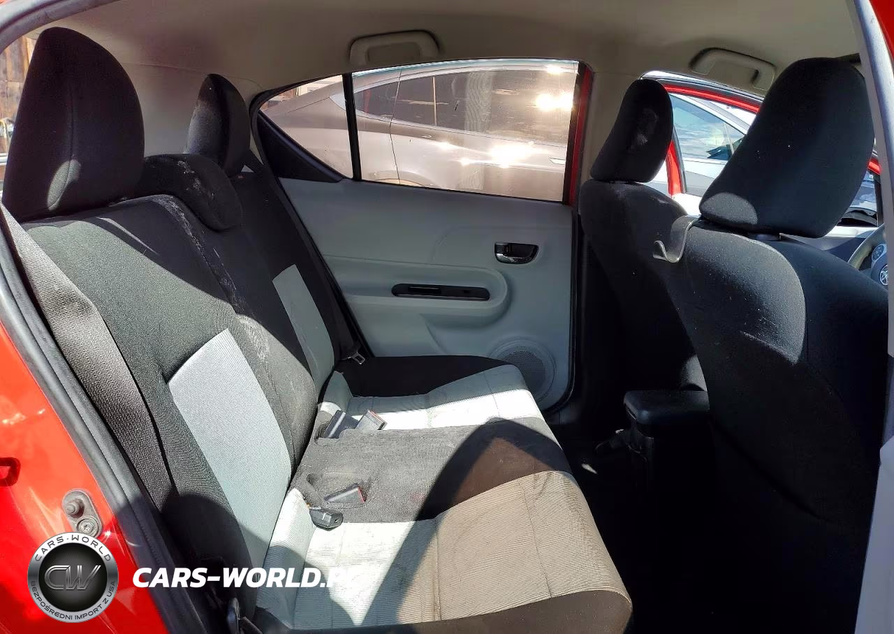 2012 Toyota Prius C Three VIN:JTDKDTB39C1019618 - 10