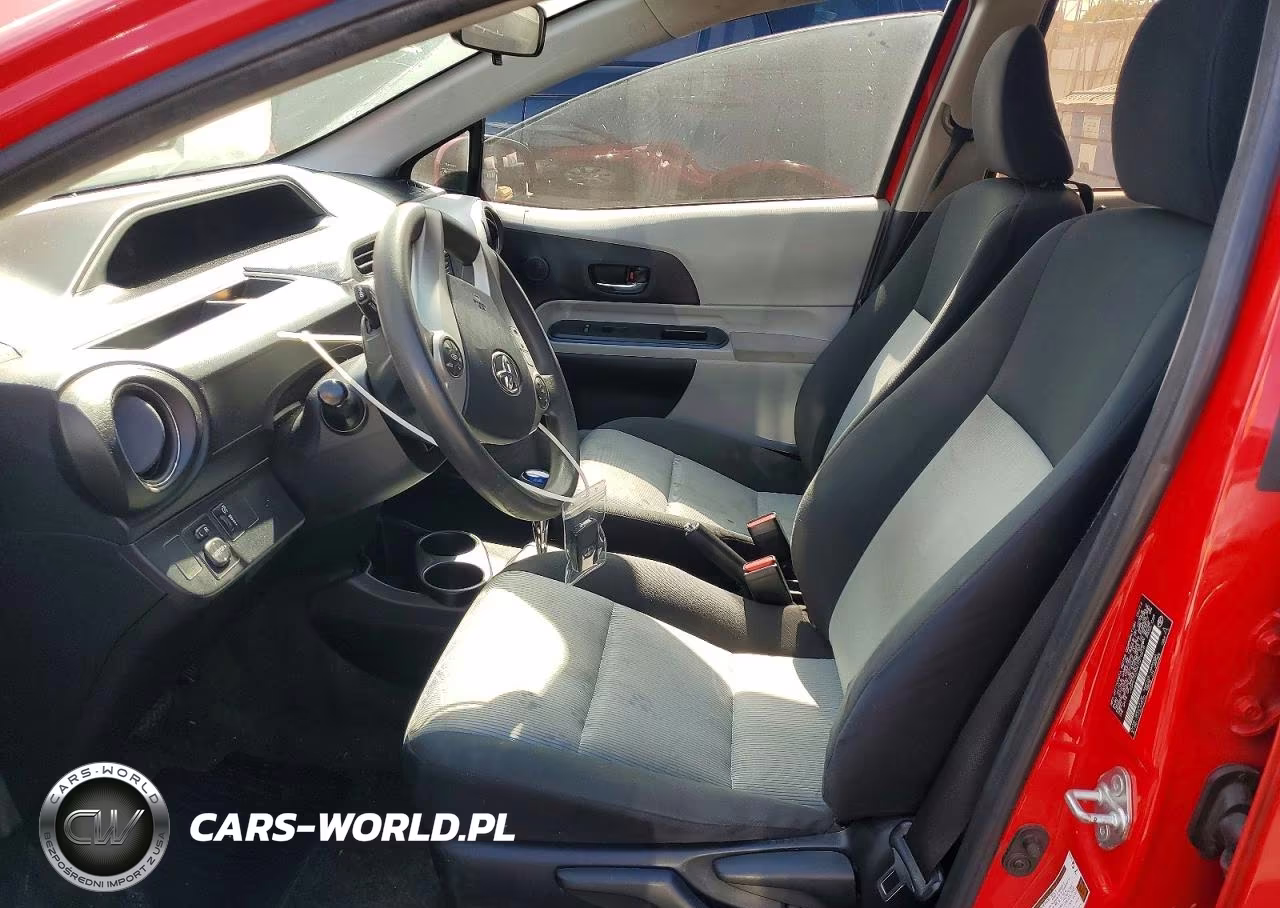 2012 Toyota Prius C Three VIN:JTDKDTB39C1019618 - 7