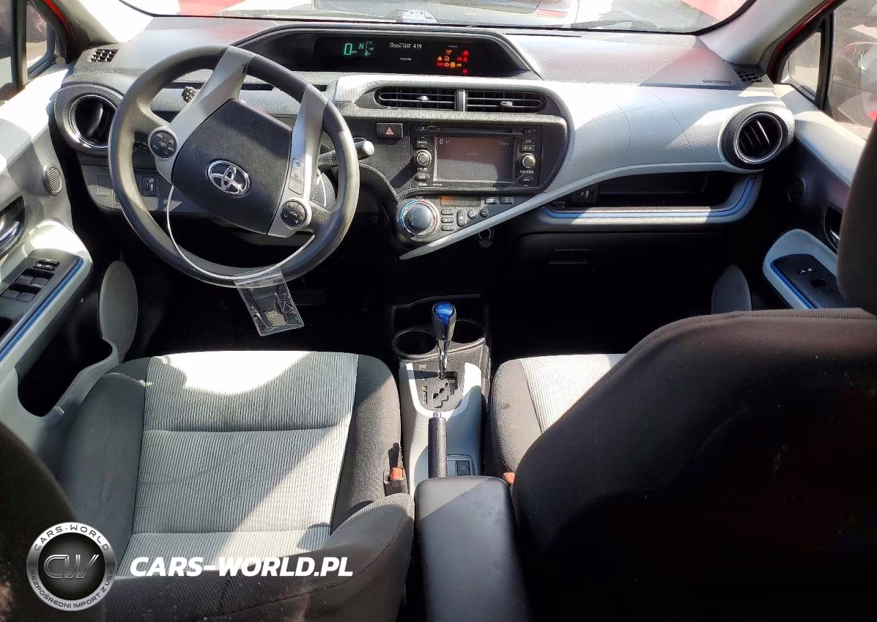 2012 Toyota Prius C Three VIN:JTDKDTB39C1019618 - 8