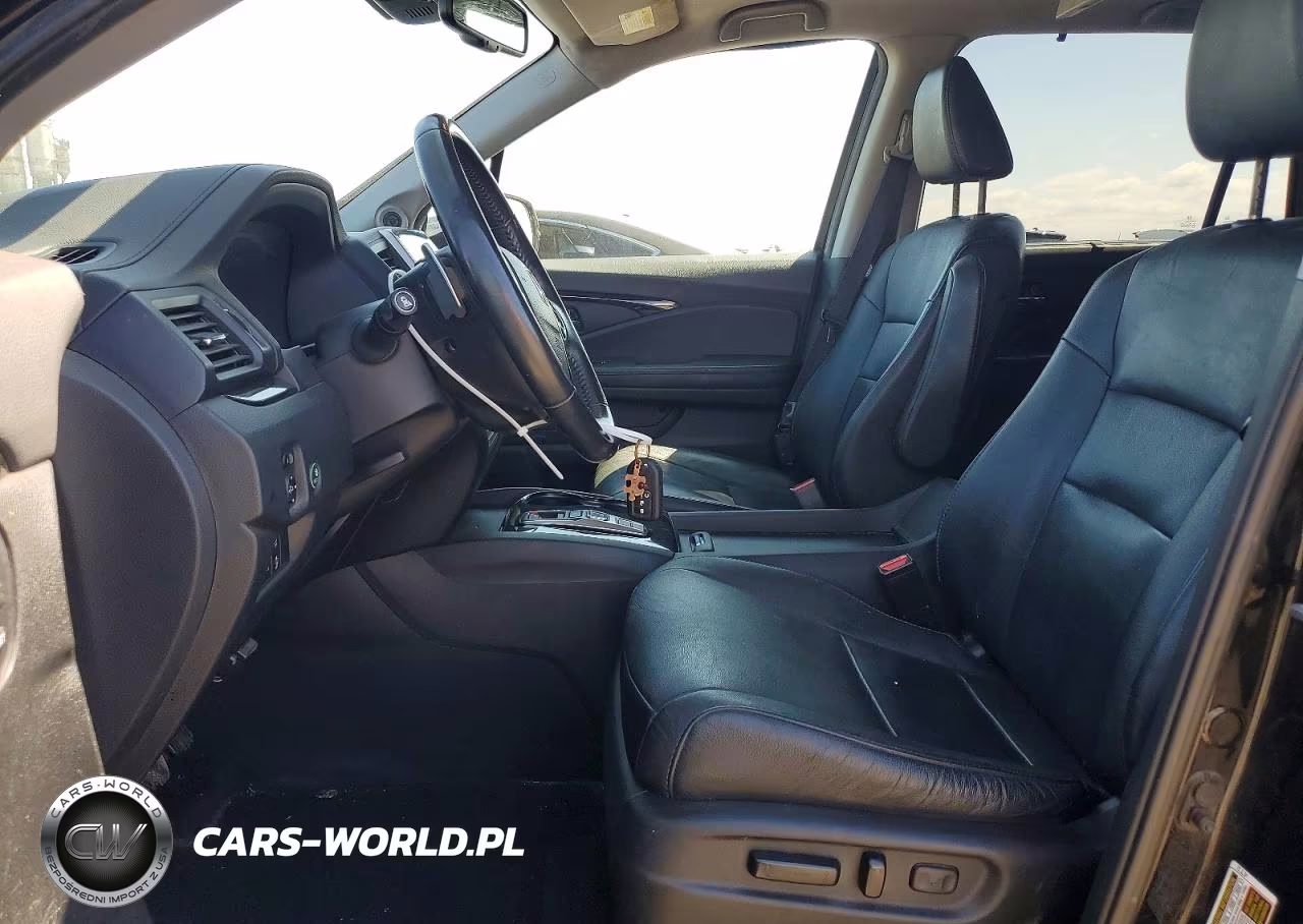 2017 Honda Pilot Touring VIN:5FNYF5H97HB016193 - 7
