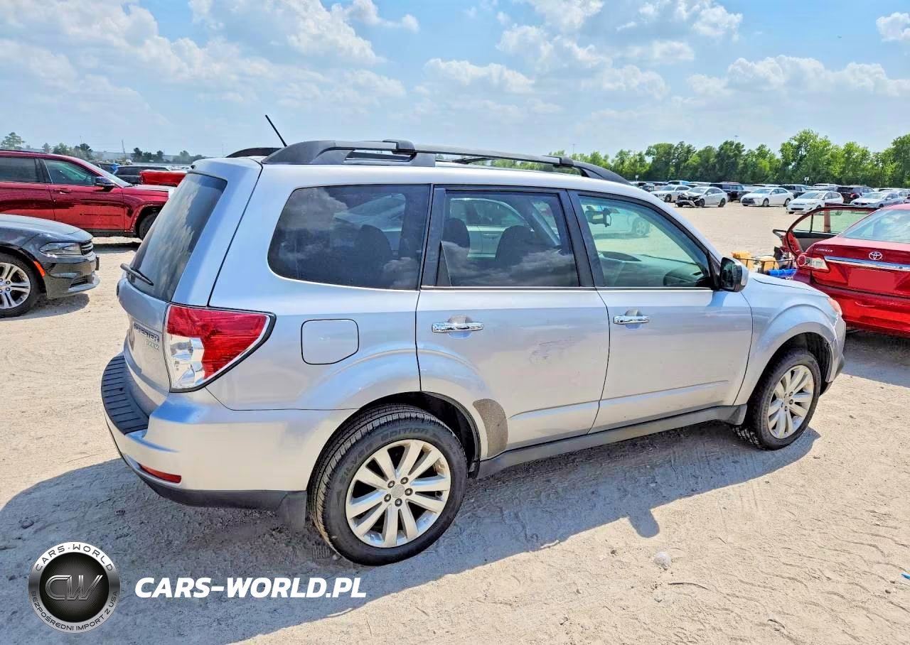 2013 Subaru Forester 2.5X Premium VIN:JF2SHADC7DH411108 - 3