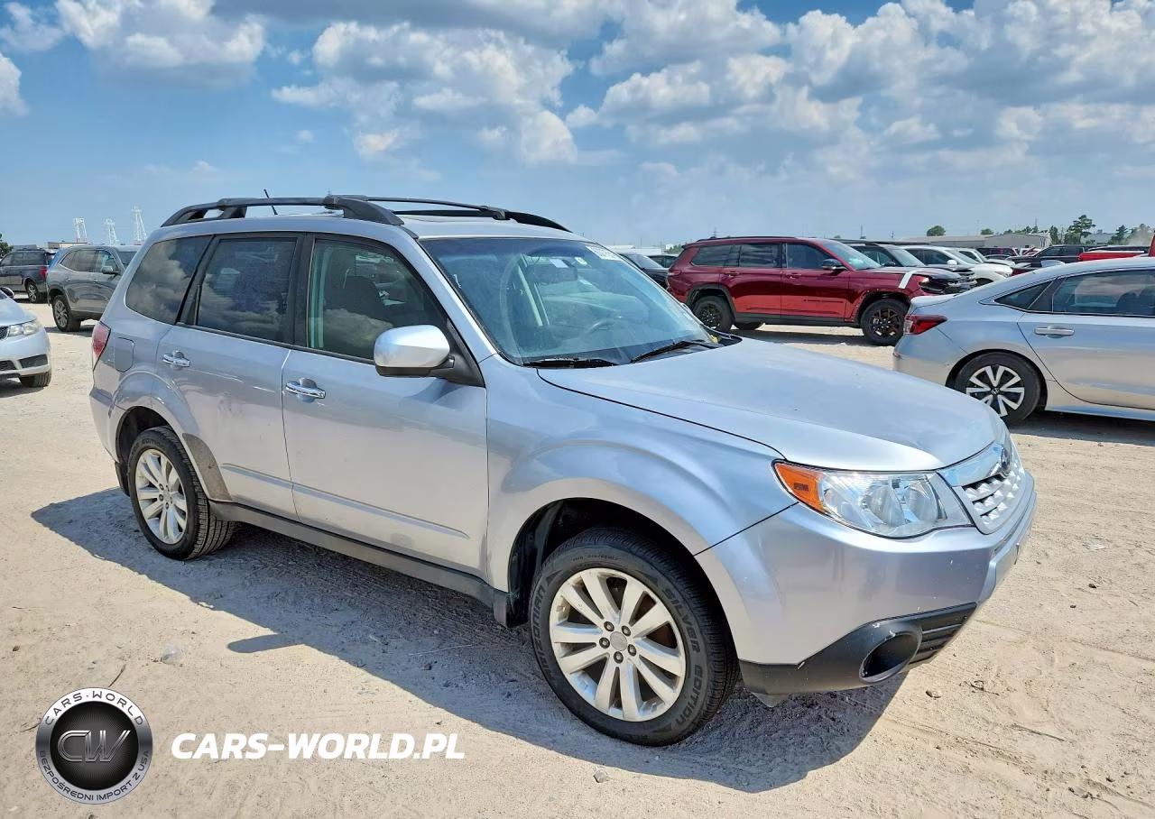 2013 Subaru Forester 2.5X Premium VIN:JF2SHADC7DH411108 - 4