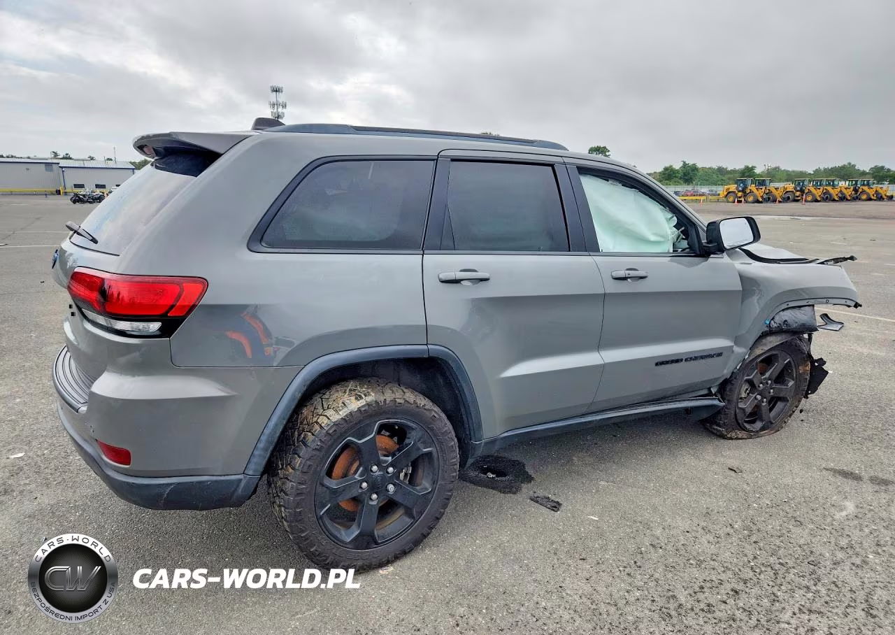 2019 Jeep Grand Cherokee Laredo VIN:1C4RJFAG7KC610322 - 3