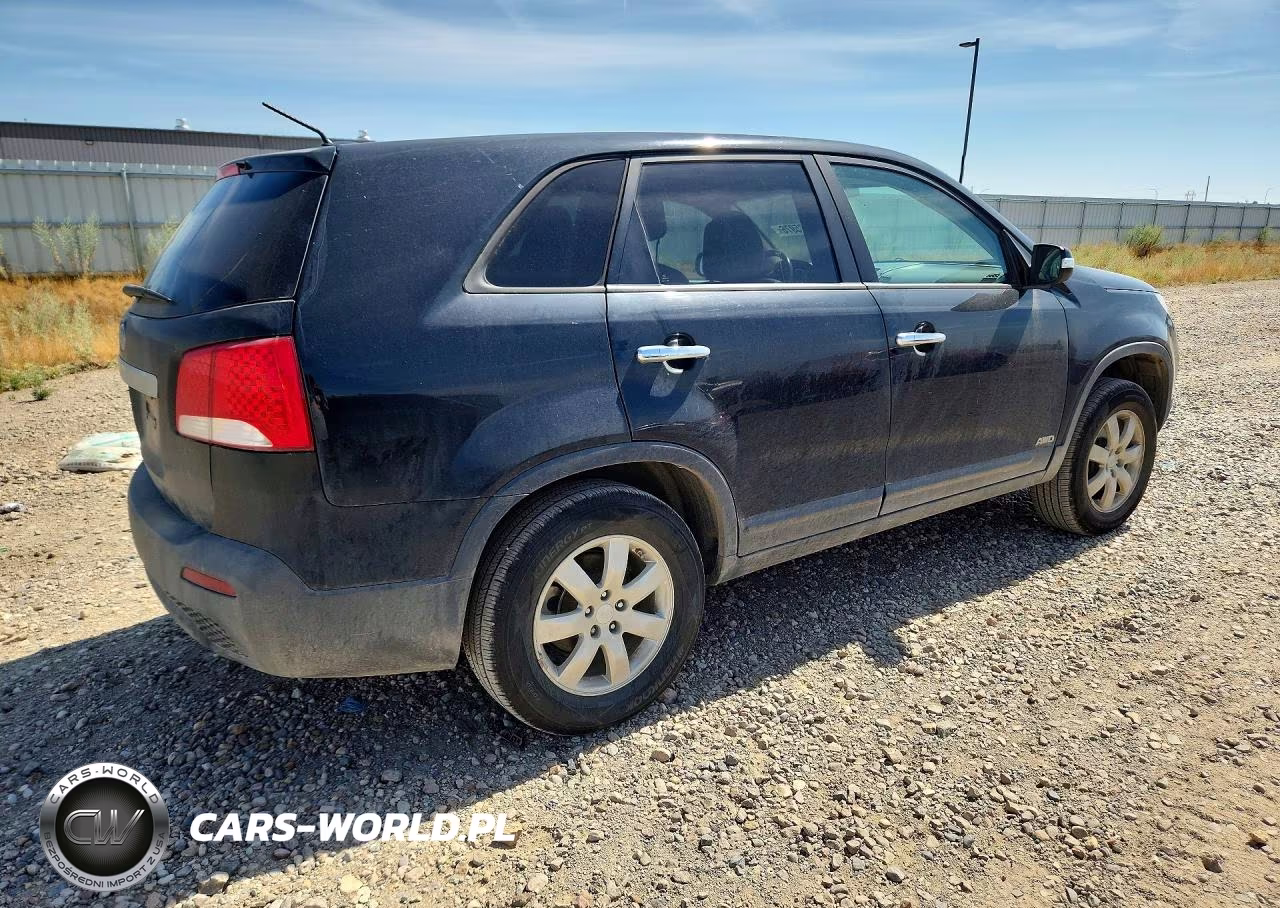 2011 Kia Sorento Lx VIN:5XYKTCA18BG031518 - 3