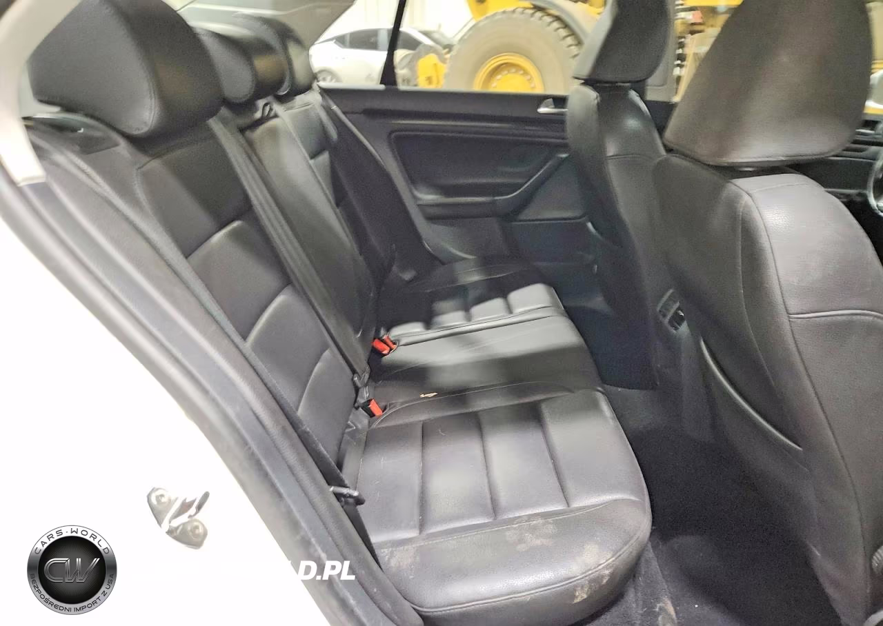 2010 Volkswagen Jetta Wolfsburg VIN:3VWRA7AJ9AM036673 - 10