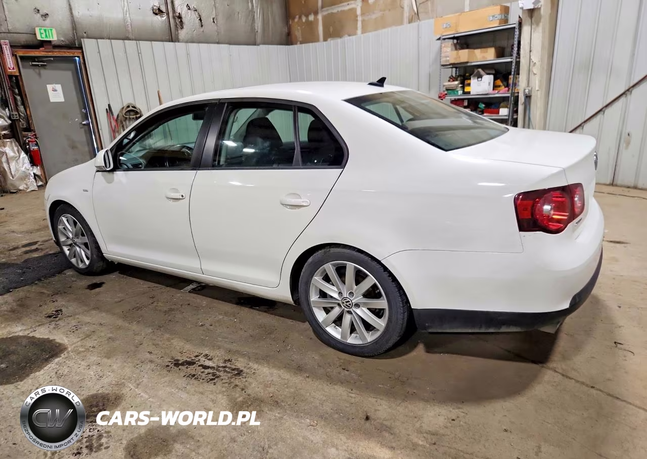 2010 Volkswagen Jetta Wolfsburg VIN:3VWRA7AJ9AM036673 - 2