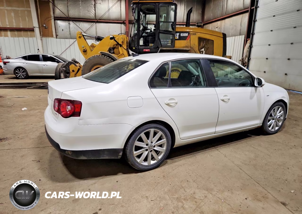 2010 Volkswagen Jetta Wolfsburg VIN:3VWRA7AJ9AM036673 - 3