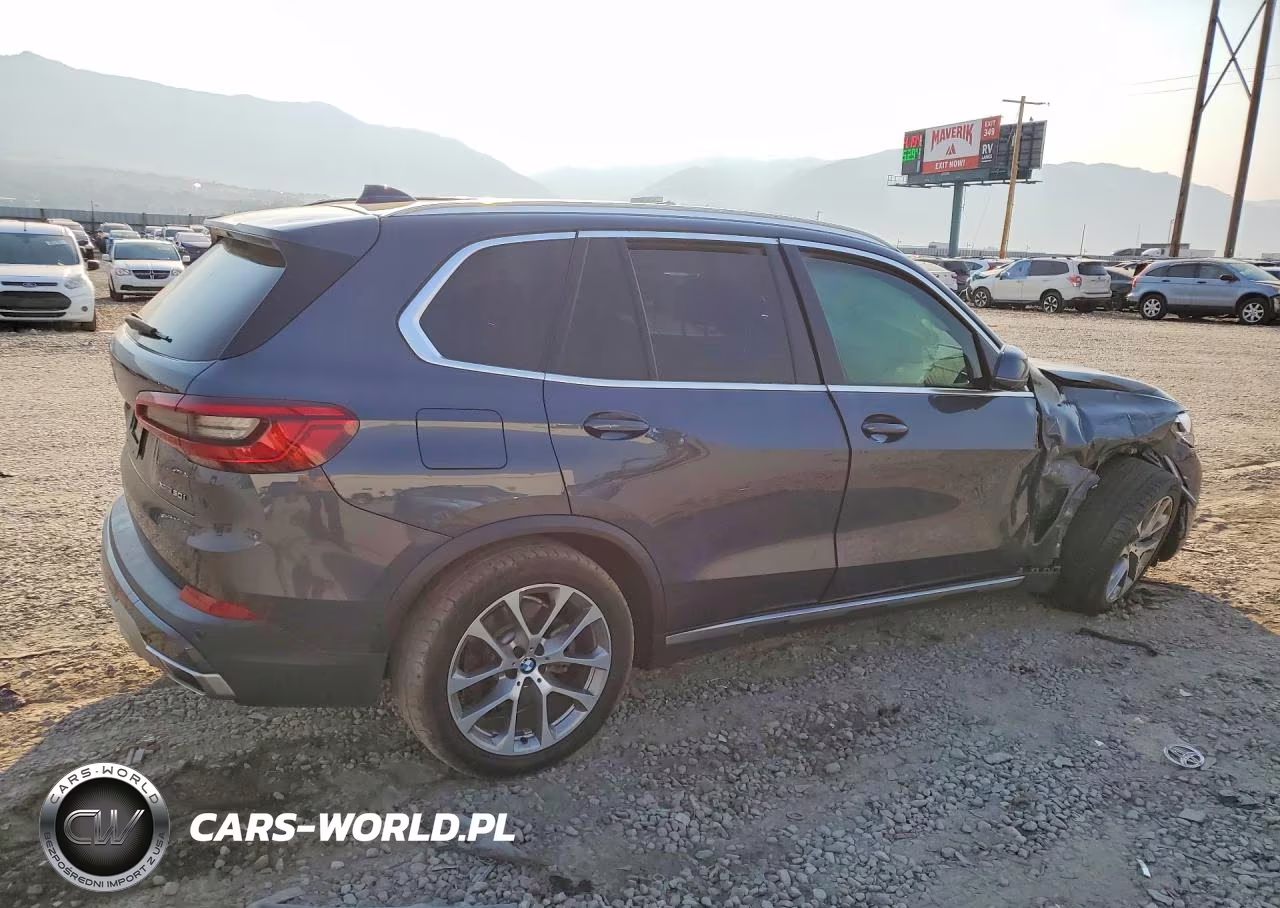2019 BMW X5 xDrive50I VIN:5UXJU2C53KLN64530 - 3