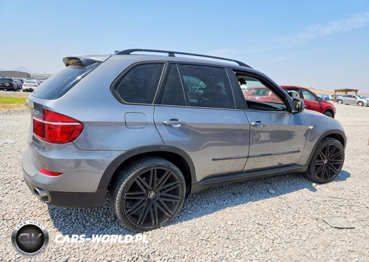 2012 BMW X5 xDrive35I VIN:5UXZV4C58CL758922 - 3