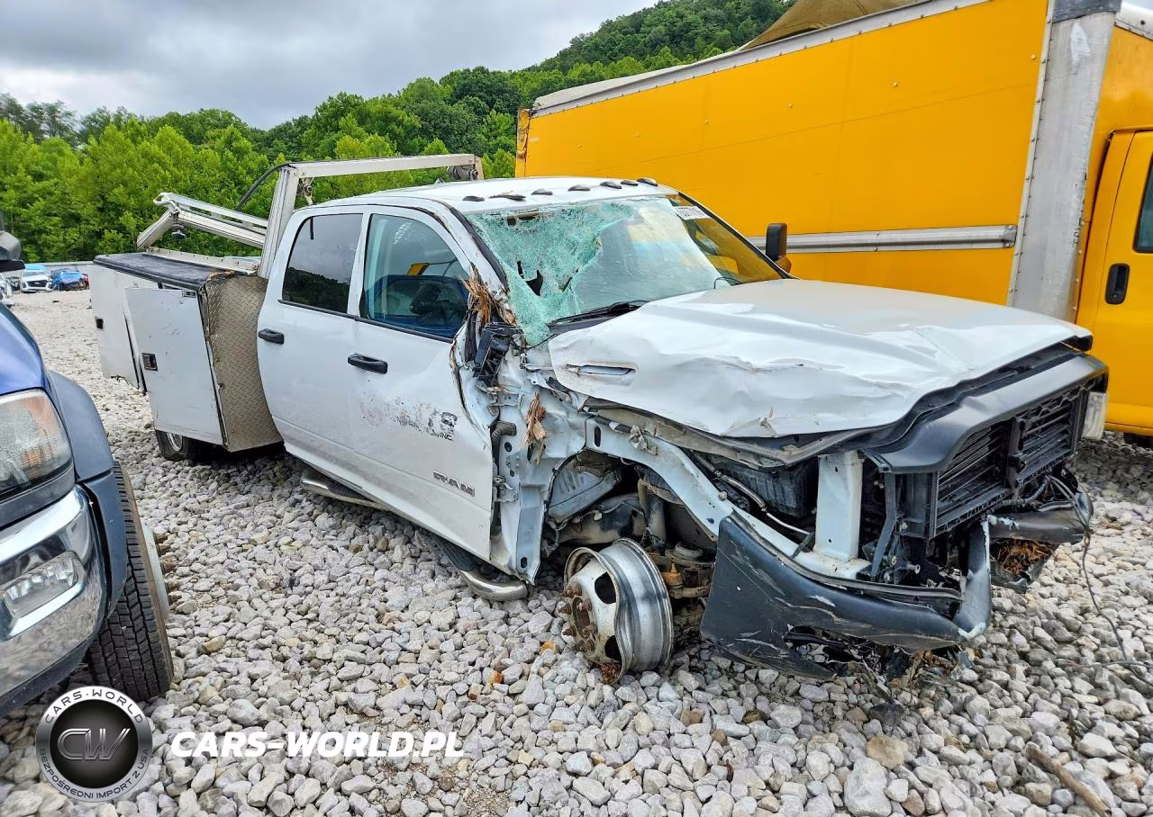 2019 Ram 3500 VIN:3C7WRTCJ6KG661121 - 4