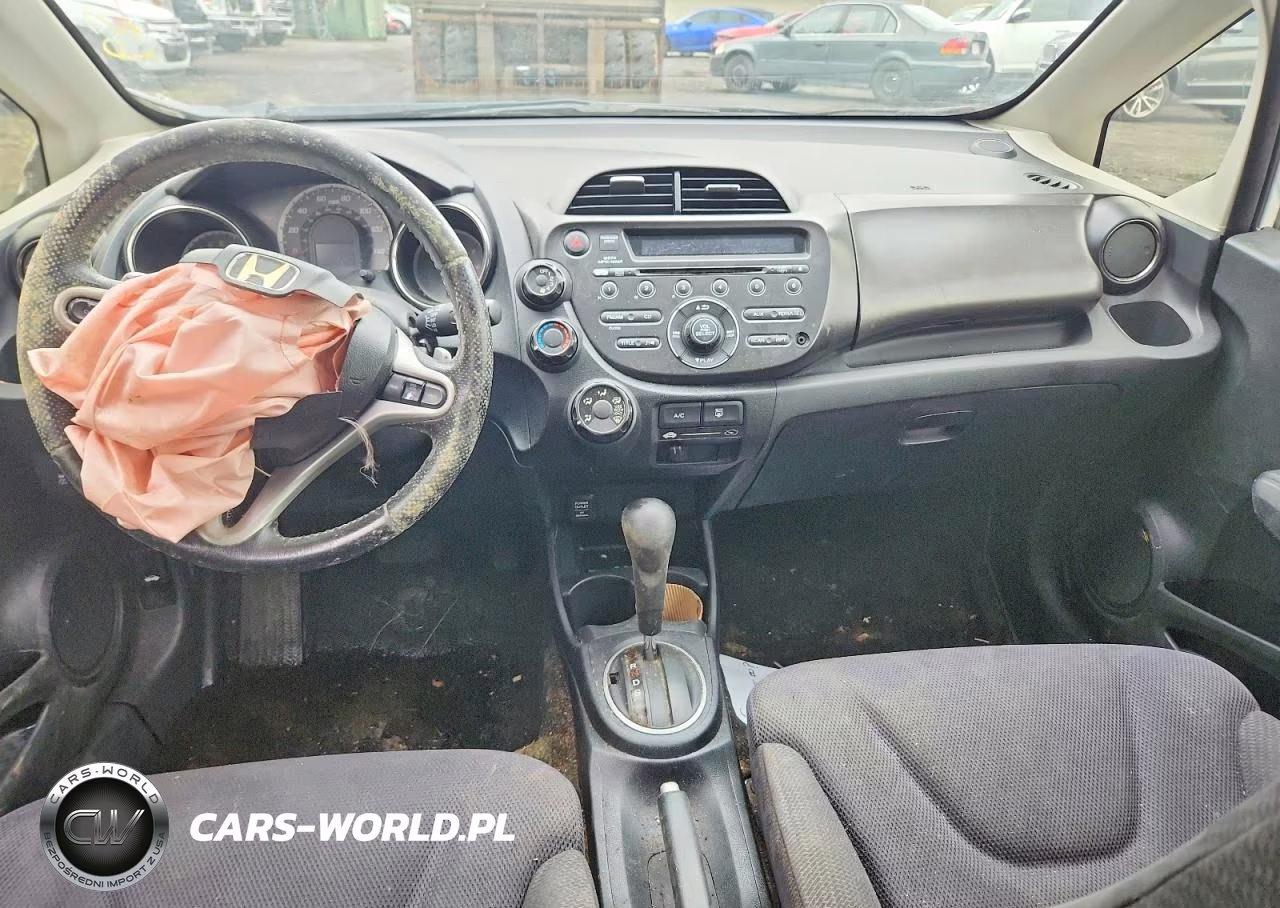 2012 Honda Fit Sport VIN:JHMGE8H52CC008102 - 8