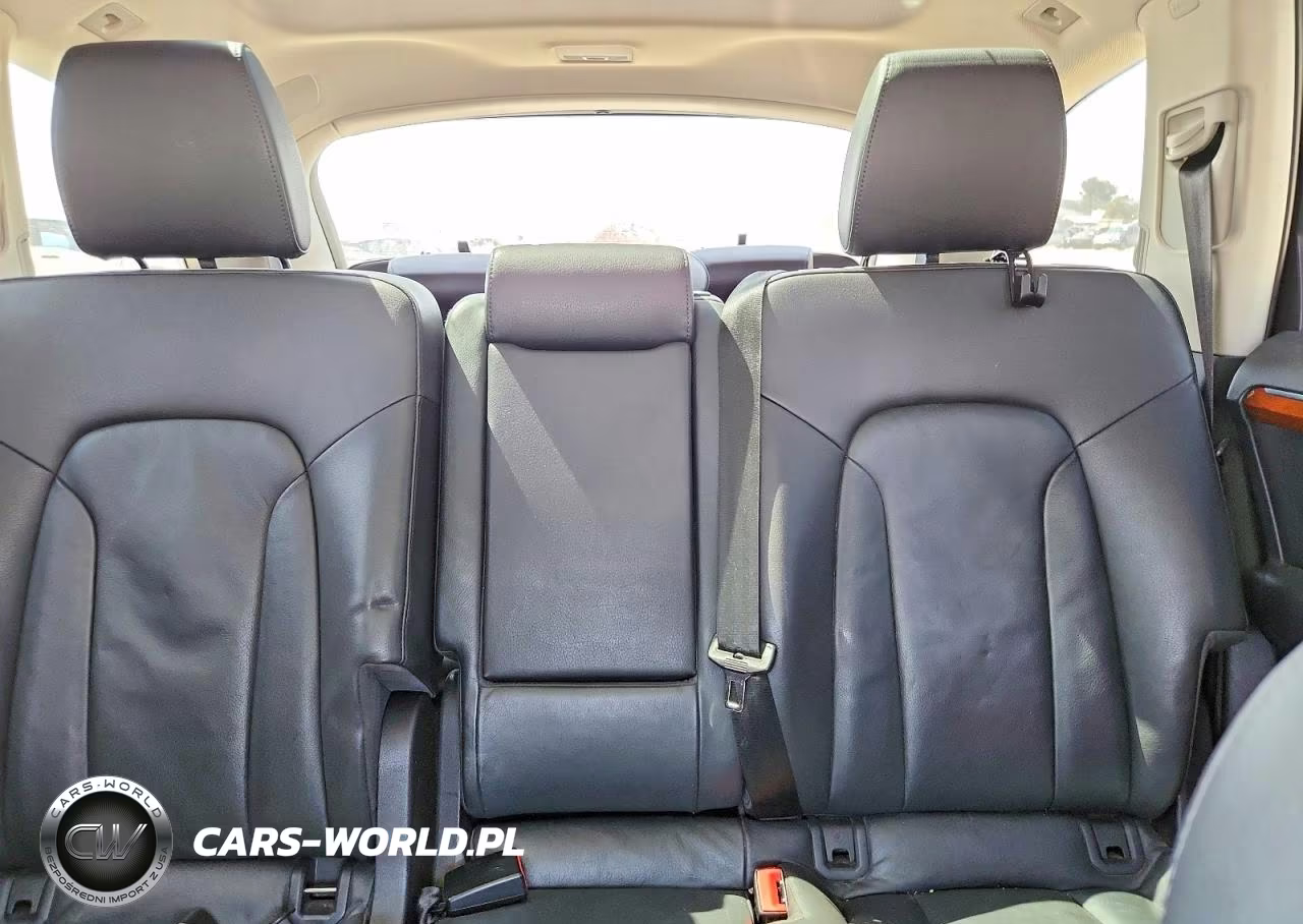 2015 Audi Q7 Premium Plus VIN:WA1LGAFE2FD031067 - 10