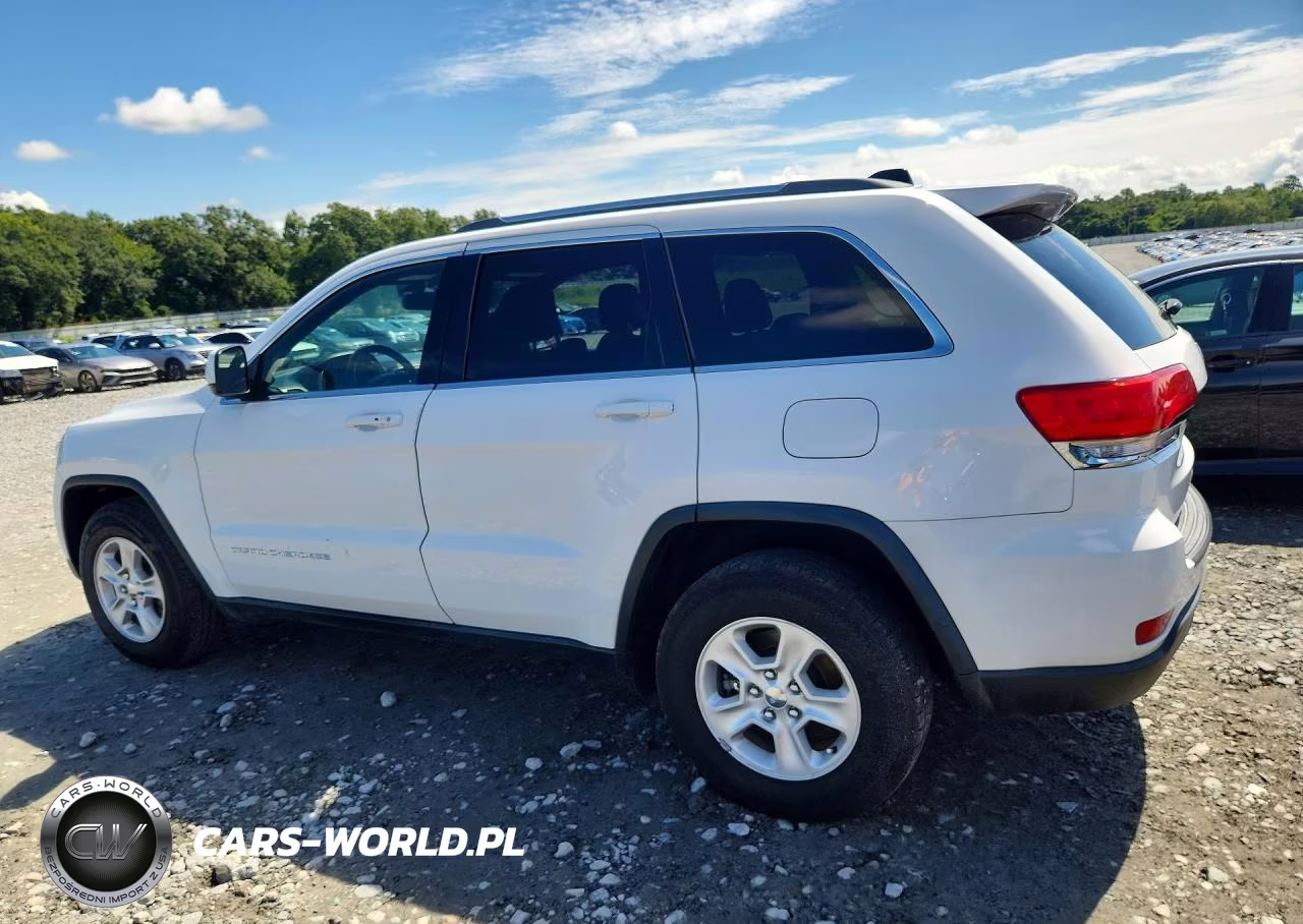 2015 Jeep Grand Cherokee Laredo VIN:1C4RJEAG1FC926590 - 2