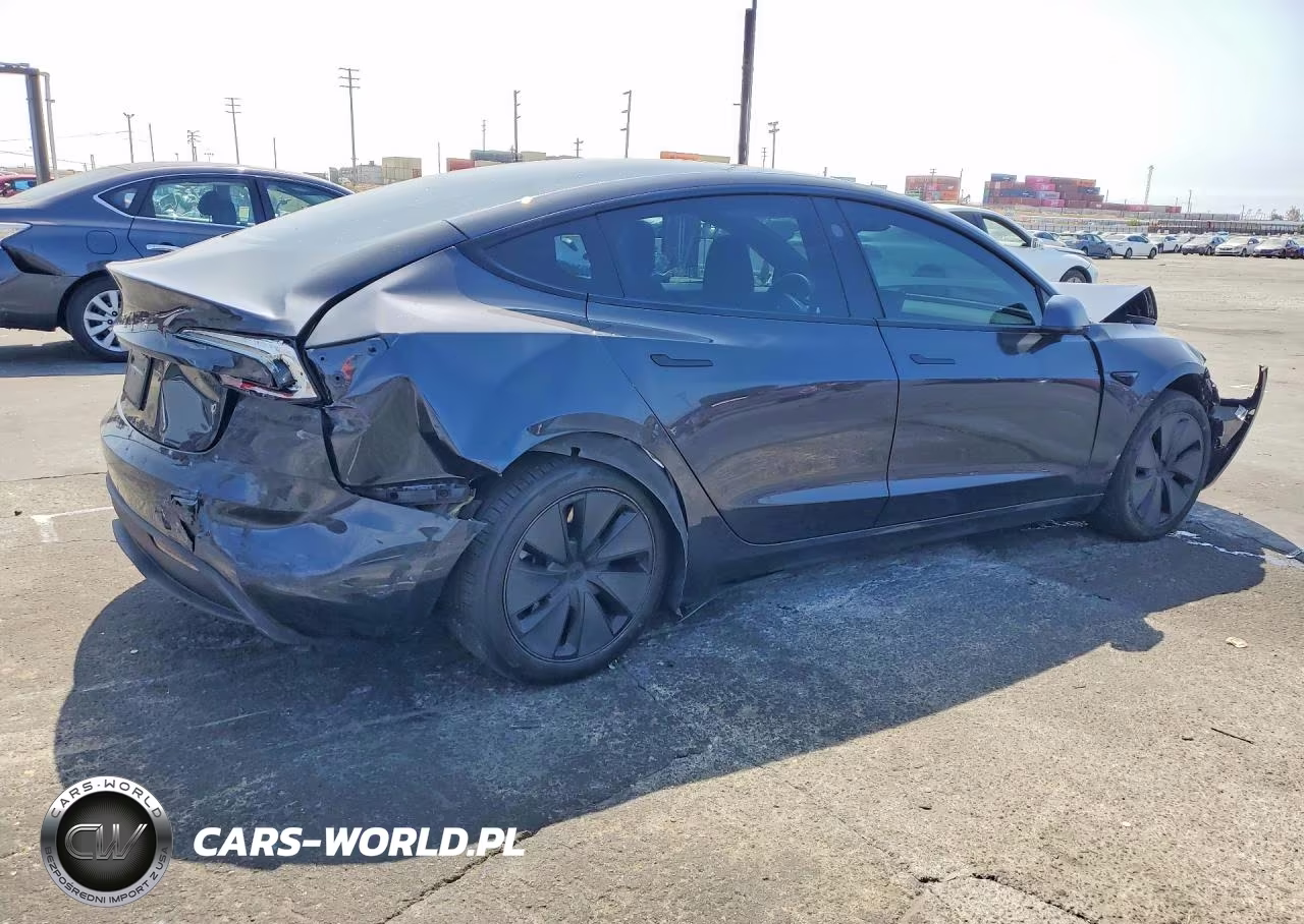 2024 Tesla Model 3 VIN:5YJ3E1EA7RF747390 - 3