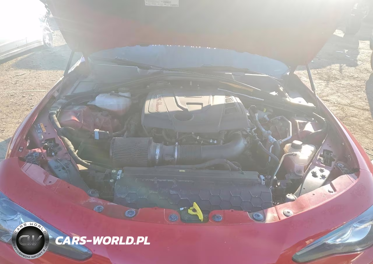 2018 Alfa Romeo Giulia Q4 VIN:ZARFAEDN5J7588857 - 11