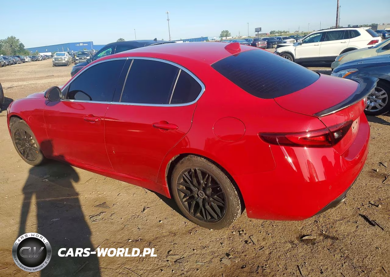 2018 Alfa Romeo Giulia Q4 VIN:ZARFAEDN5J7588857 - 2