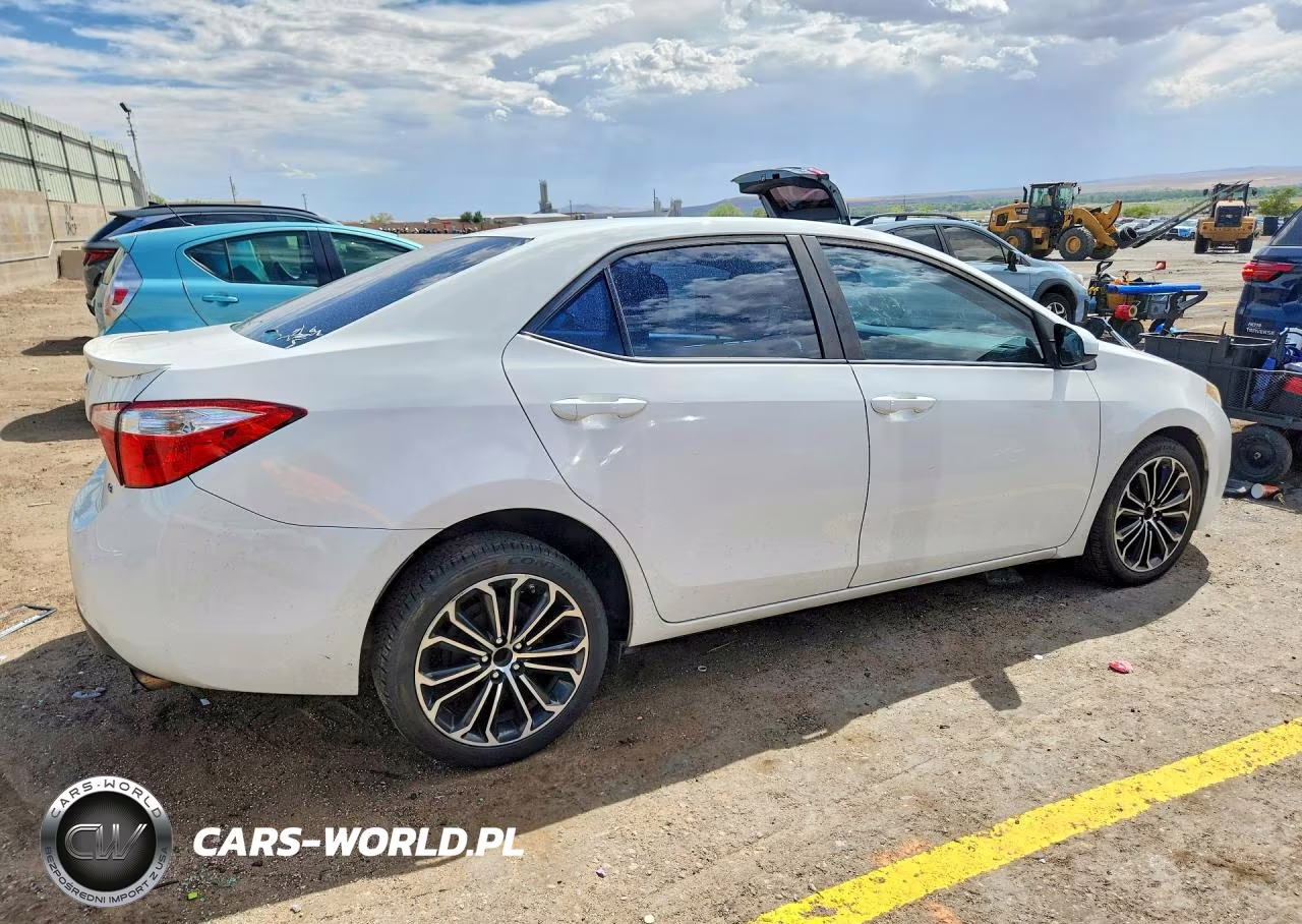 2014 Toyota Corolla Le VIN:5YFBURHE8EP100149 - 3