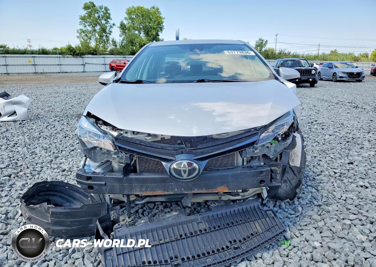 2018 Toyota Corolla Xle VIN:2T1BURHE9JC047505 - 5