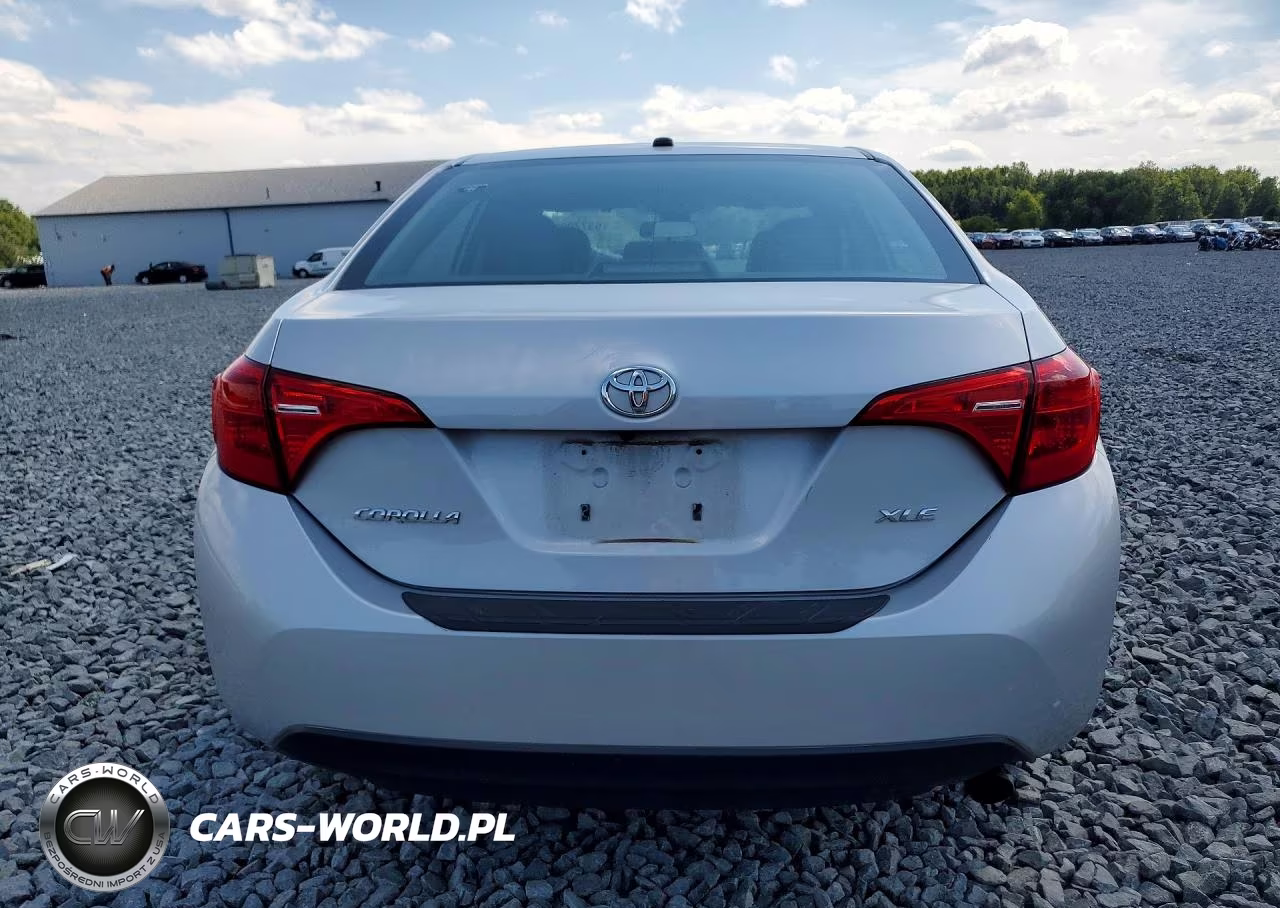 2018 Toyota Corolla Xle VIN:2T1BURHE9JC047505 - 6