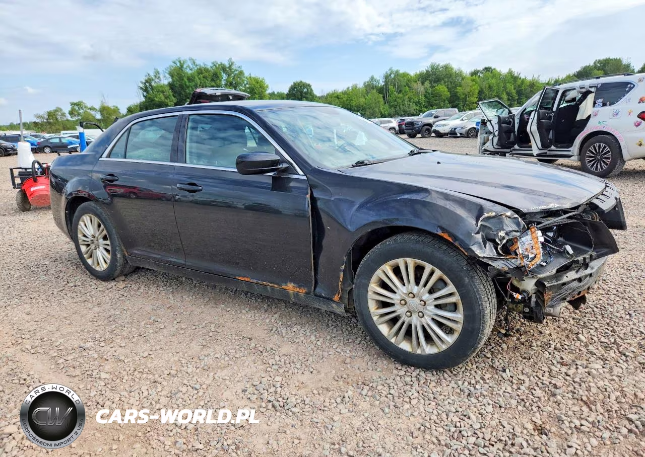 2013 Chrysler 300 VIN:2C3CCARG9DH667858 - 4