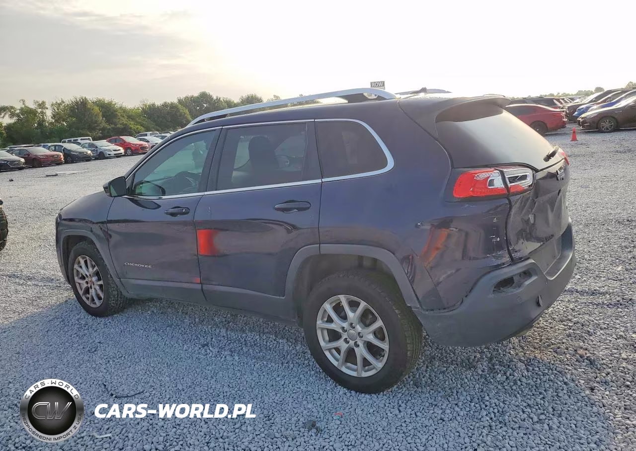 2015 Jeep Cherokee Latitude VIN:1C4PJLCB5FW516242 - 2