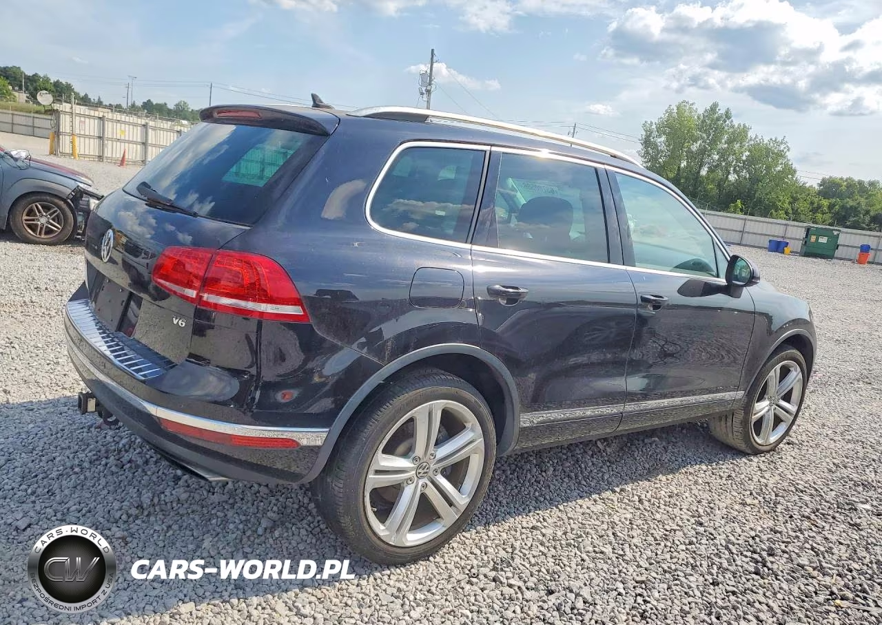 2017 Volkswagen Touareg Executive VIN:WVGGF7BPXHD003391 - 3