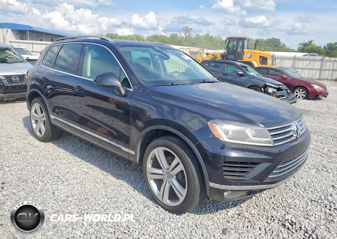 2017 Volkswagen Touareg Executive VIN:WVGGF7BPXHD003391 - 4