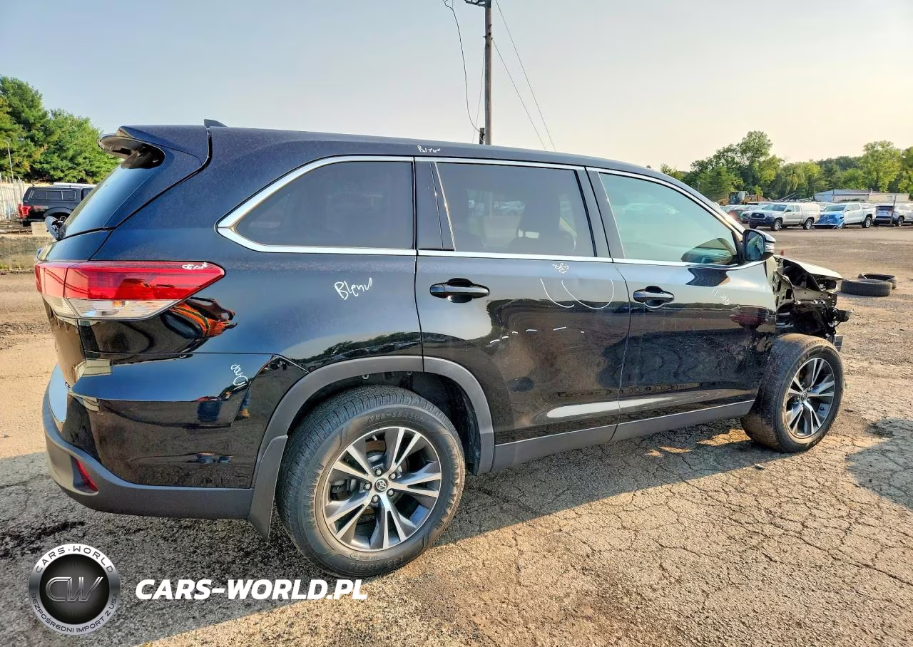 2019 Toyota Highlander Le Plus VIN:5TDBZRFH4KS993275 - 3
