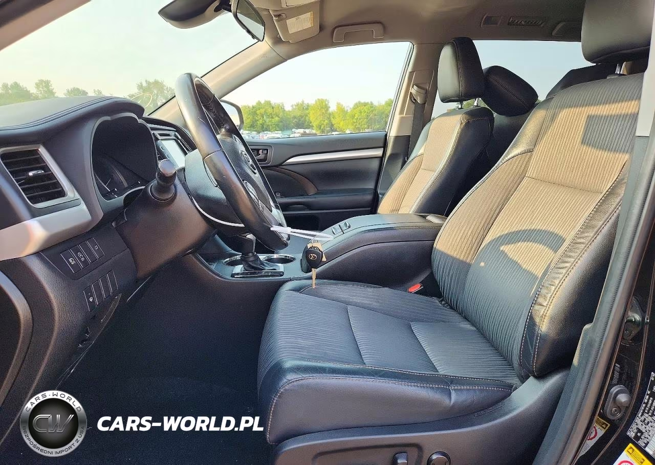 2019 Toyota Highlander Le Plus VIN:5TDBZRFH4KS993275 - 7