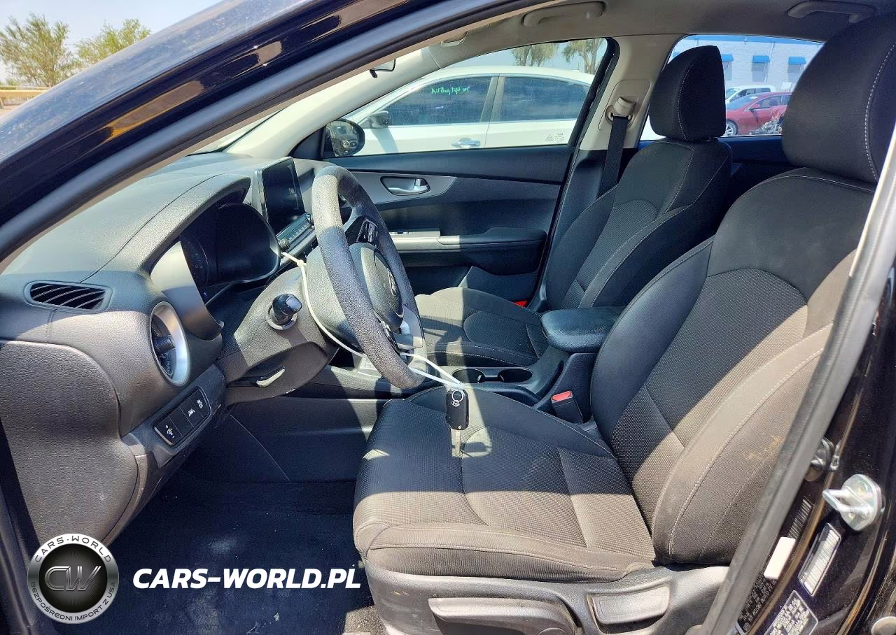 2019 Kia Forte Lxs VIN:3KPF24AD8KE052418 - 7