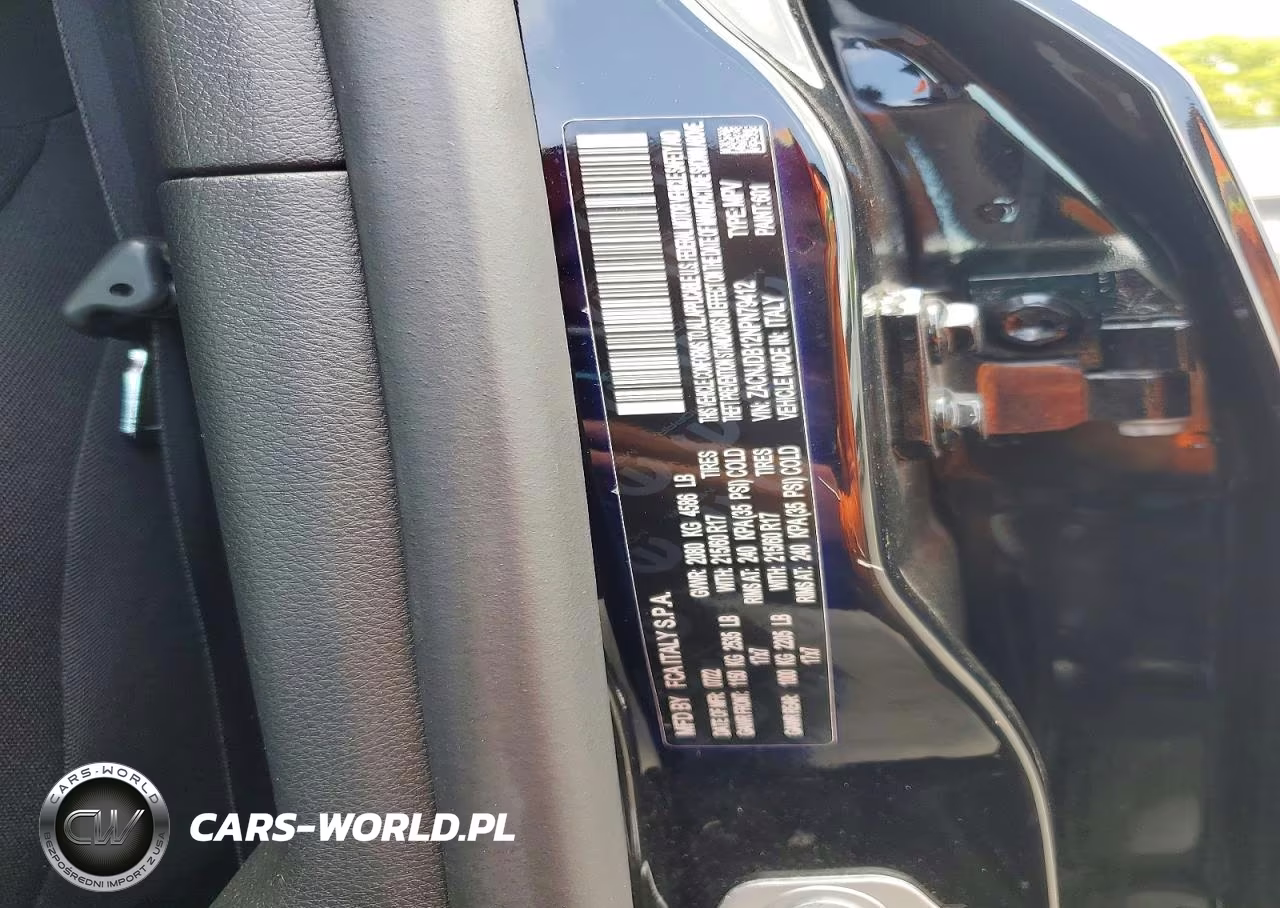 2022 Jeep Renegade Latitude VIN:ZACNJDB12NPN79412 - 13