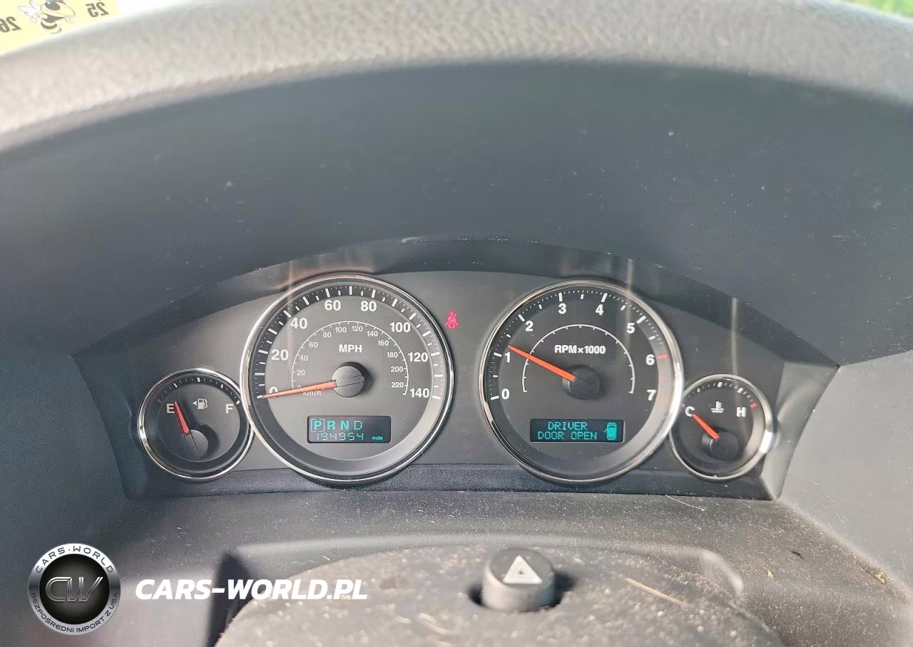 2007 Jeep Commander VIN:1J8HG48K97C699545 - 9