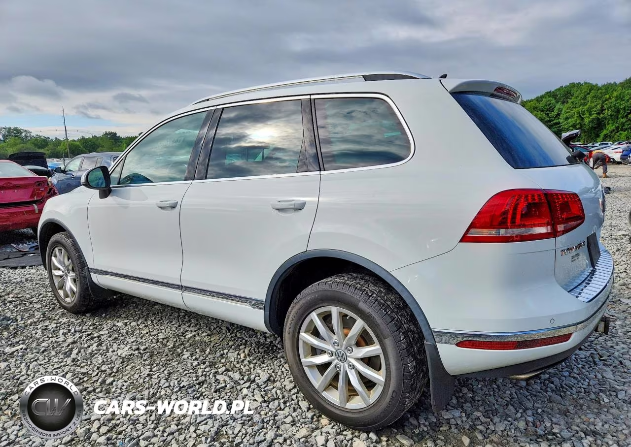 2016 Volkswagen Touareg Sport VIN:WVGEF9BP9GD006400 - 2