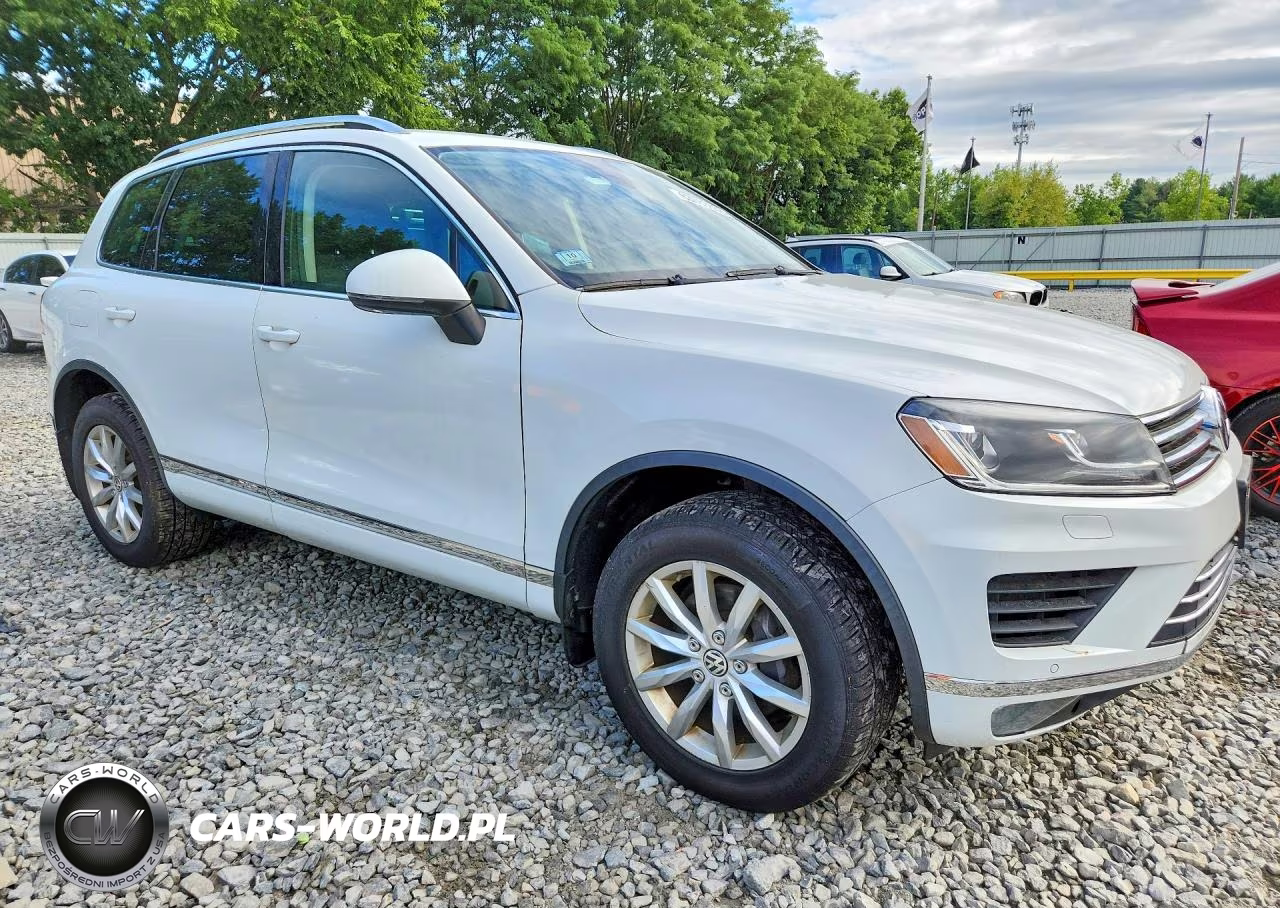 2016 Volkswagen Touareg Sport VIN:WVGEF9BP9GD006400 - 4