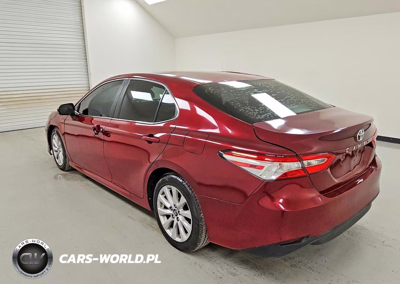 2018 Toyota Camry Le VIN:4T1B11HK7JU643324 - 2