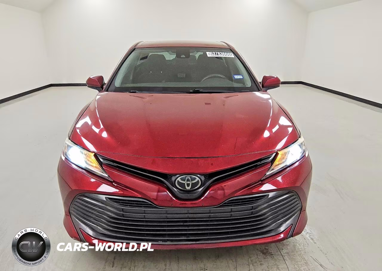 2018 Toyota Camry Le VIN:4T1B11HK7JU643324 - 5