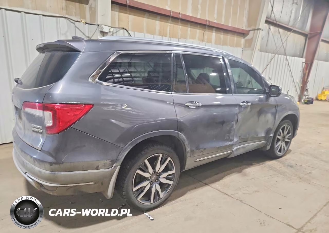 2019 Honda Pilot Touring VIN:5FNYF6H64KB087015 - 3