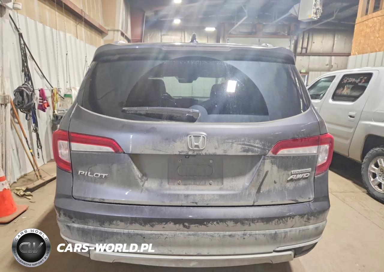 2019 Honda Pilot Touring VIN:5FNYF6H64KB087015 - 6