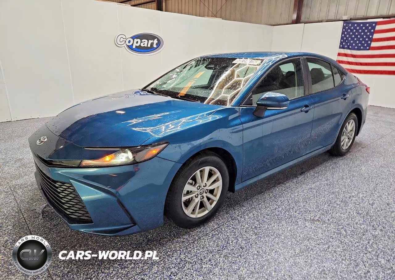 2025 Toyota Camry Le – zdjęcie 1 z 12