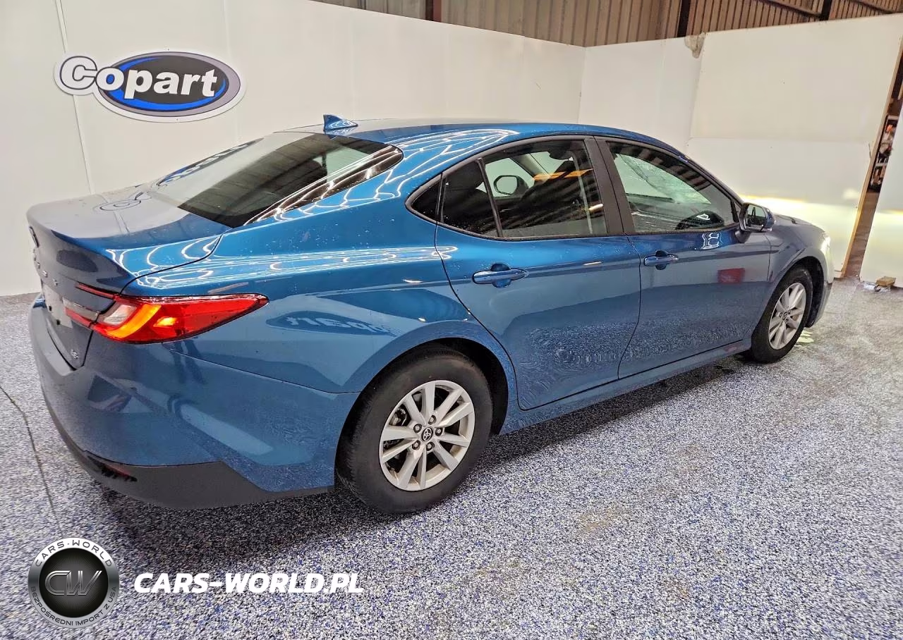 2025 Toyota Camry Le VIN:4T1DAACK9SU585198 - 3
