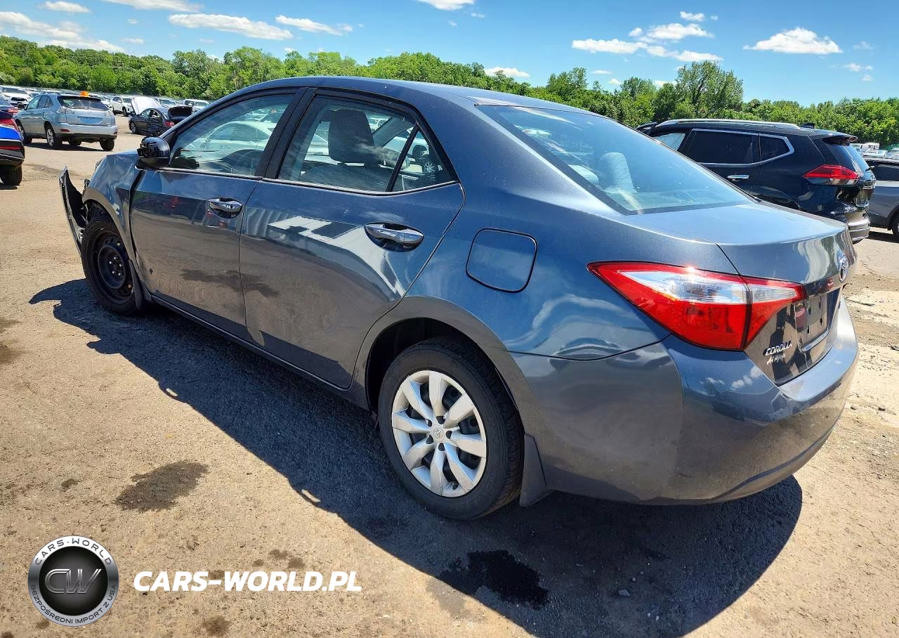 2015 Toyota Corolla Le VIN:2T1BURHE6FC240900 - 3