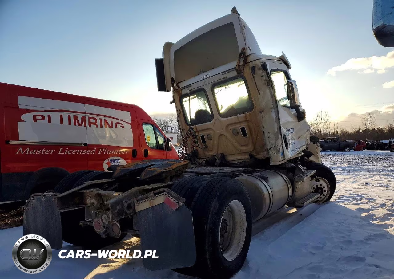 2017 Freightliner Cascadia 113 Semi Truck VIN:1FUBGBDV1HLHH9545 - 4