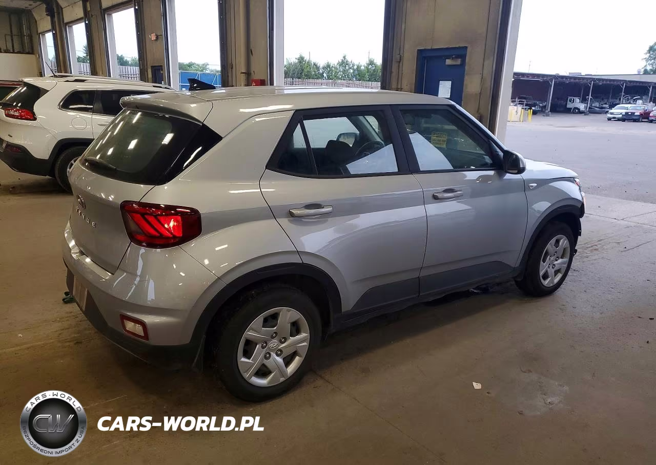 2020 Hyundai Venue Se VIN:KMHRB8A32LU018730 - 3