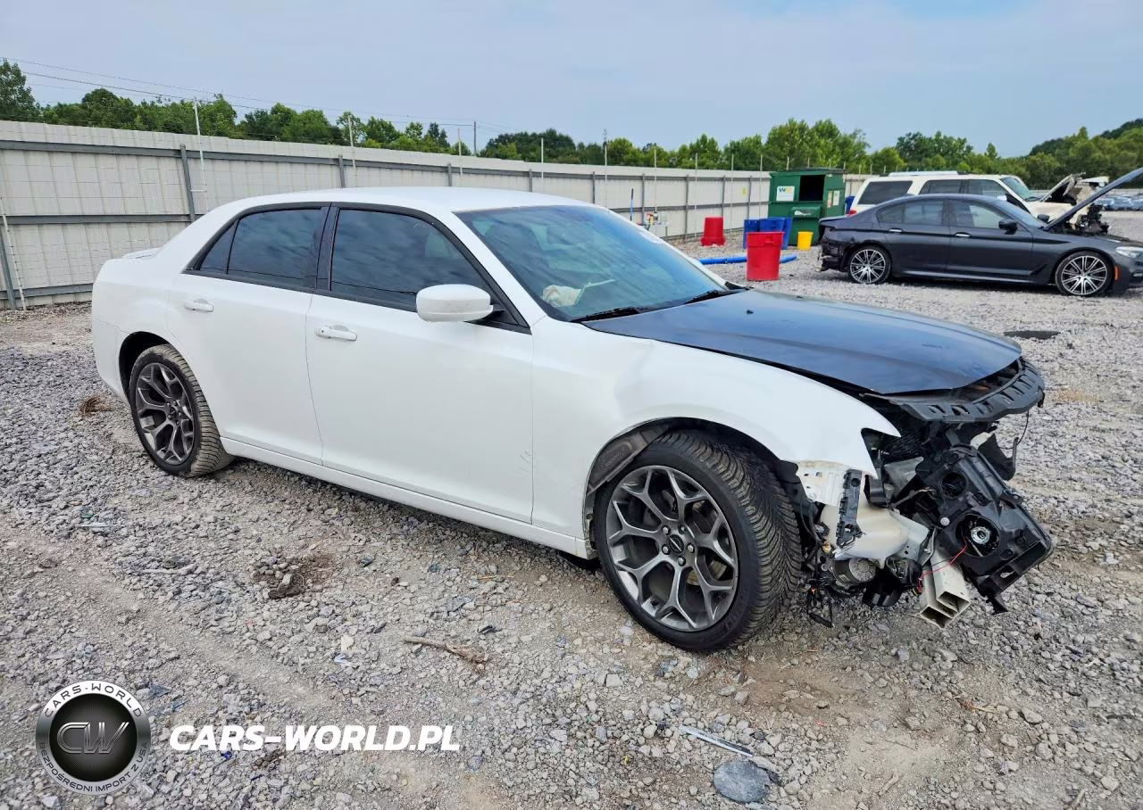 2013 Chrysler 300 S VIN:2C3CCABG1DH658095 - 4