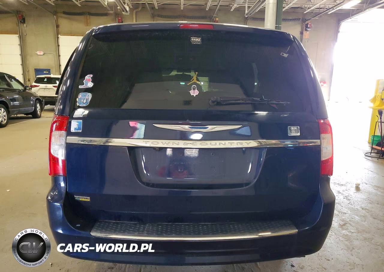 2015 Chrysler Town & Country Touring VIN:2C4RC1BG8FR645153 - 6