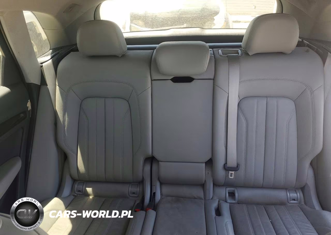 2018 Audi Q5 Premium VIN:WA1ANAFY7J2221569 - 10