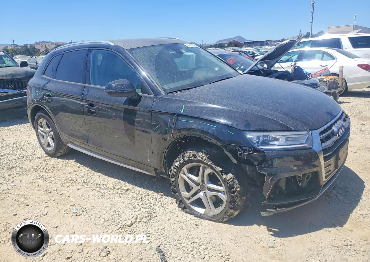 2018 Audi Q5 Premium VIN:WA1ANAFY7J2221569 - 4